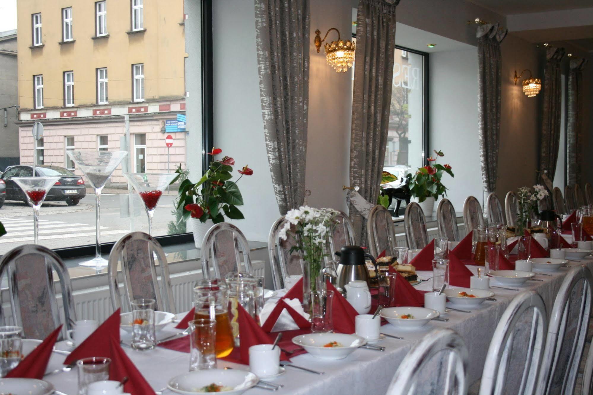 Hotel Opera Tarnowskie Góry Exterior foto